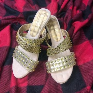 !!SOLD!!Joan Boyce Gold Rhinestone Sandals sz 7